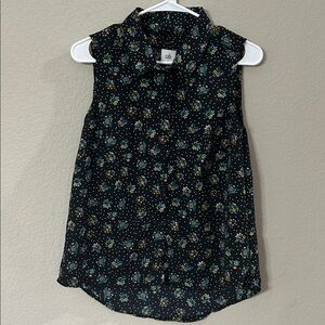 CAbi Whimsy Black Floral Sleeveless Blouse Size Medium excellent condition